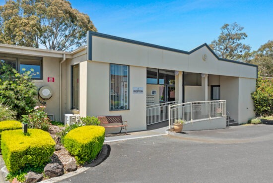 Uniting Retirement Villages - Discover senior comfortable living options in Melbourne. Explore Uniting retirement villages and lifestyle communities for your parents at Barrina Gardens.